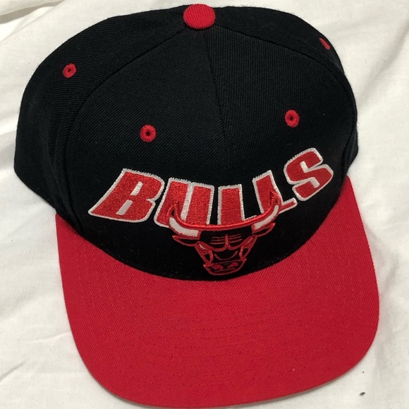 Mitchell & Ness Other - mitchell and ness chicago bulls snapback hat